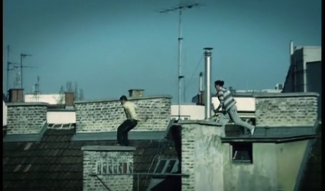 Video Reference: mode of transport, urban area, sky, building, roof, metropolis