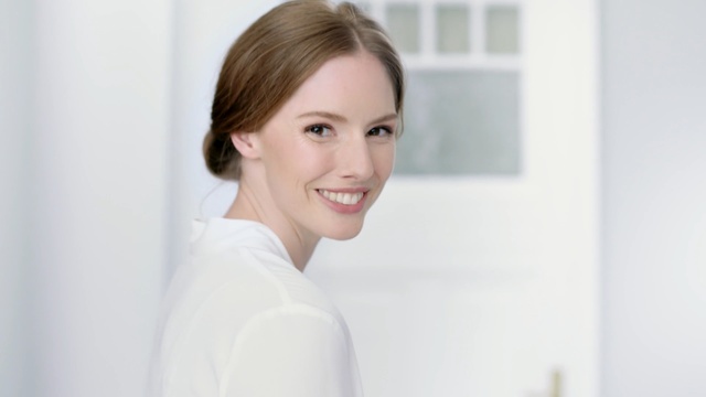 Video Reference: Hair, Face, Skin, Eyebrow, Facial expression, Lip, Chin, Beauty, Hairstyle, Smile, Person