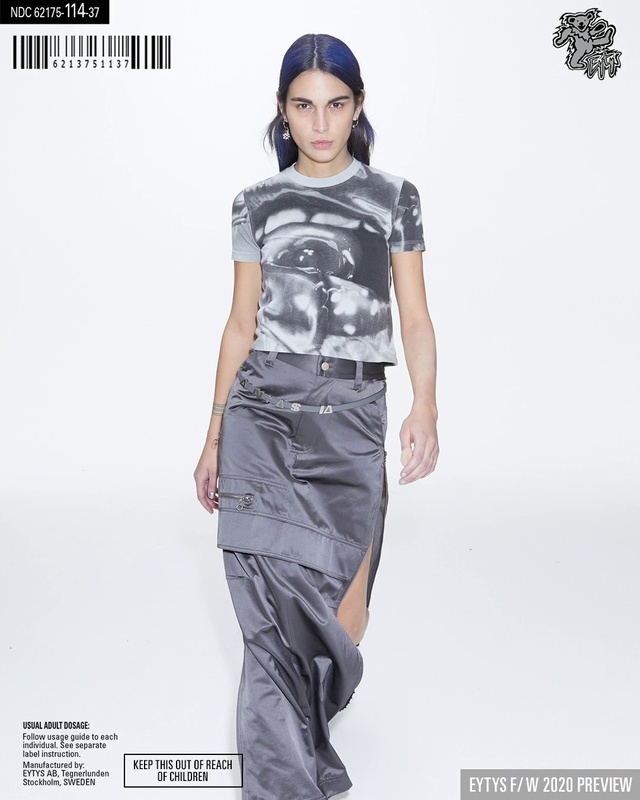 Video Reference: Clothing, Fashion model, Fashion, Fashion design, Sleeve, Waist, Muscle, Trousers, Model, Photo shoot