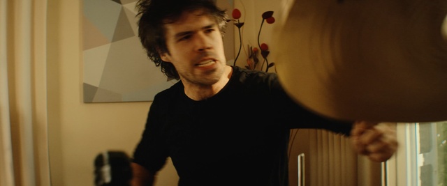 Video Reference: Chin, Cheek, Nose, Arm, Forehead, Shoulder, Ear, Fun, Cool, Neck, Person