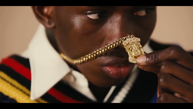 Video Reference: Jewellery, Close-up, Fashion accessory, Mouth, Gold, Photography, Metal