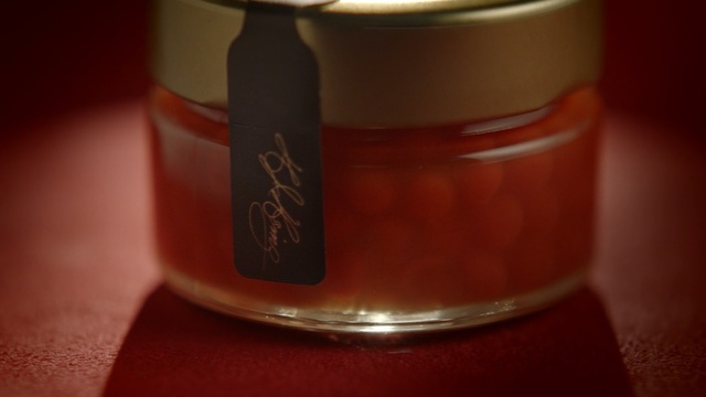 Video Reference: red, caviar, pack, packshot, pack shot, minimal