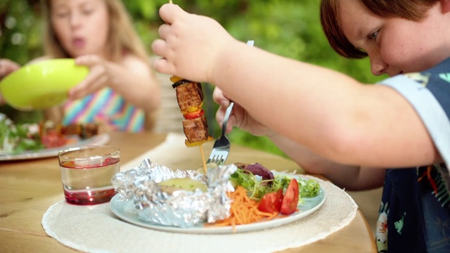 Video Reference: Eating, Meal, Lunch, Food, Junk food, Child, Dish, Toddler, Comfort food, Cuisine