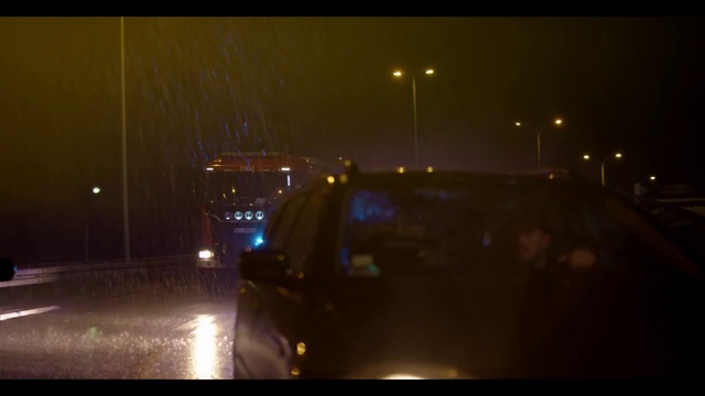 Video Reference: Night, Mode of transport, Street light, Light, Automotive lighting, Lighting, Atmospheric phenomenon, Darkness, Midnight, Atmosphere