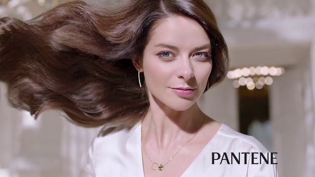 Video Reference: Hair, Face, Eyebrow, Hairstyle, Lip, Beauty, Skin, Brown hair, Chin, Long hair