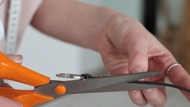 Video Reference: scissors, finger, nail, Person