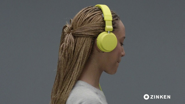Video Reference: Hair, Head, Hairstyle, Headphones, Ear, Hair accessory, Audio equipment, Headgear, Technology, Gadget, Person