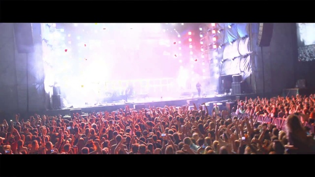 Video Reference: Performance, Crowd, Entertainment, People, Stage, Rock concert, Concert, Performing arts, Audience, Event