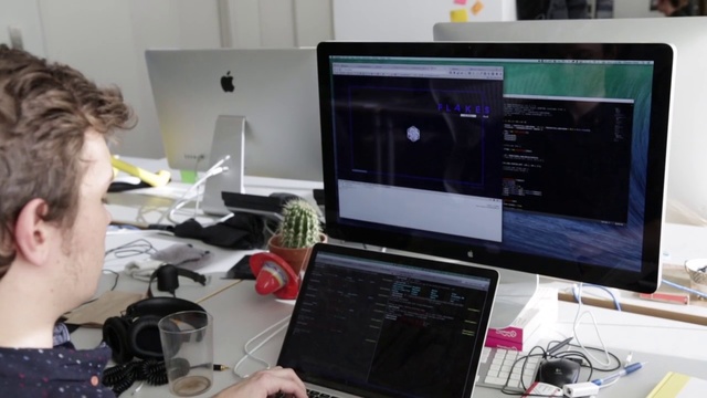 Video Reference: Product, Technology, Electronic device, Display device, Computer monitor, Personal computer, Desktop computer, Screen, Computer, Room