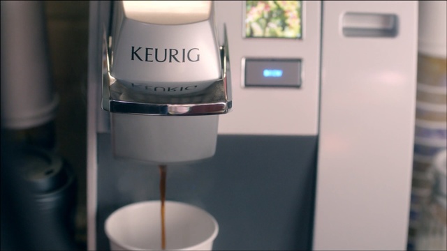Video Reference: small appliance, product, home appliance, product, coffeemaker, kitchen appliance