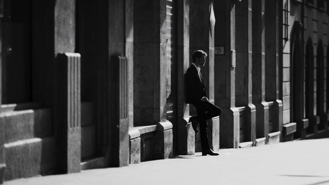 Video Reference: White, Black, Photograph, Black-and-white, Standing, Monochrome, Column, Monochrome photography, Snapshot, Photography