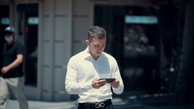 Video Reference: Flash photography, Sleeve, Gesture, Street fashion, T-shirt, White-collar worker, Happy, Fun, Recreation, Event