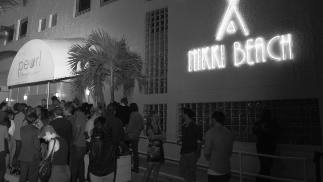 Video Reference: White, Black, Monochrome, Black-and-white, Crowd, Night, Fun, Photography, Architecture, Monochrome photography, Person