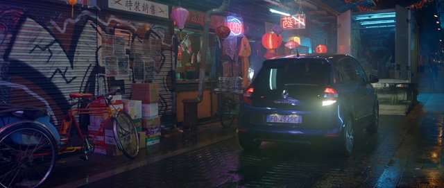 Video Reference: Vehicle, Car, Motor vehicle, Mode of transport, City car, Subcompact car, Hatchback, Automotive exterior, Automotive lighting, Street