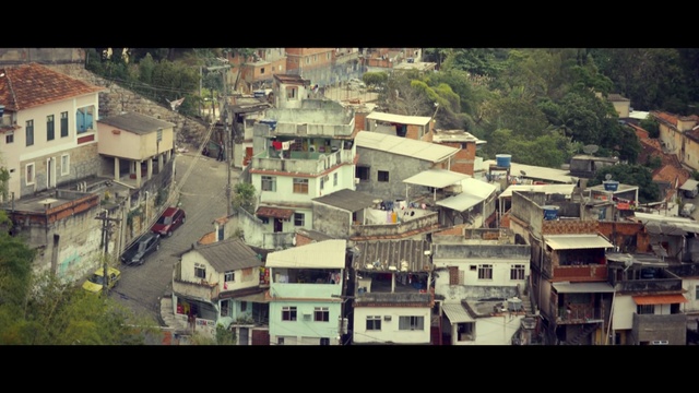 Video Reference: urban area, town, residential area, neighbourhood, city, suburb, village, sky, home, house