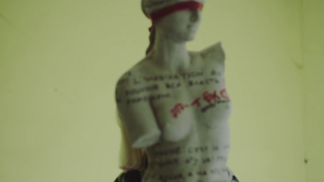 Video Reference: Figurine, Arm, Joint, Shoulder, Mannequin, Neck, Trunk, Flesh, Toy, Finger