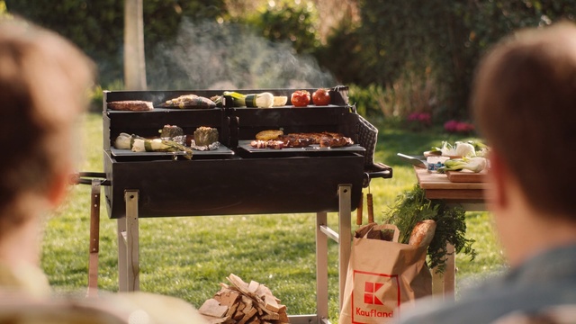 Video Reference: barbecue, food, outdoor grill, cuisine, barbecue grill, meat, grilling, dish, animal source foods, meal, Person