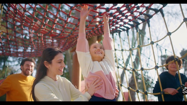 Video Reference: Smile, Temple, Happy, Leisure, T-shirt, Adaptation, Entertainment, Recreation, Event, Fun