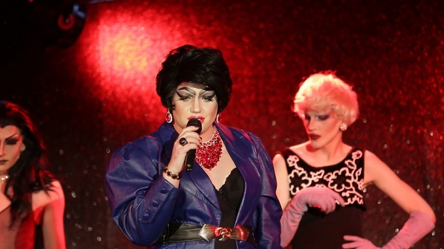 Video Reference: performance, entertainment, singer, singing, music artist, performing arts, stage, music, event, pop music, Person