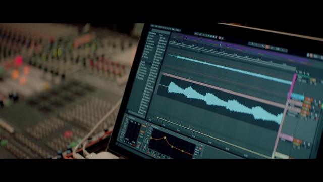 Video Reference: Electronics, Audio equipment, Technology, Electronic device, Mixing console, Multimedia, Electronic engineering, Electronic instrument, Screen, Display device