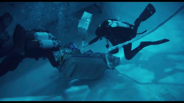 Video Reference: Scuba diving, Underwater, Underwater diving, Aquanaut, Diving equipment, Recreation, Water, Underwater sports, Divemaster, Organism