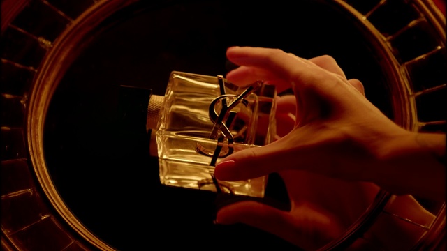 Video Reference: Hand, Finger, Musical instrument, Music