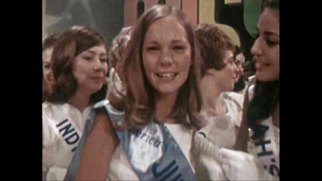 Video Reference: People, Face, Photograph, Facial expression, Social group, Product, Lady, Fun, Head, Smile