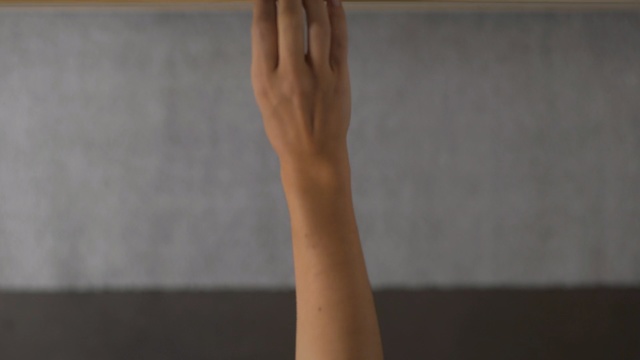 Video Reference: Arm, Hand, Joint, Finger, Leg, Shoulder, Human body, Muscle, Human leg, Wood