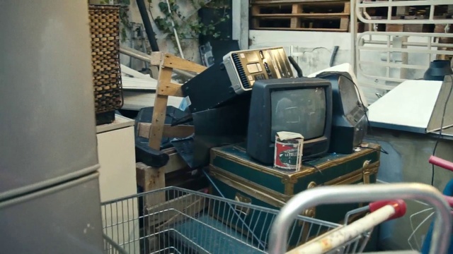 Video Reference: Room, Machine