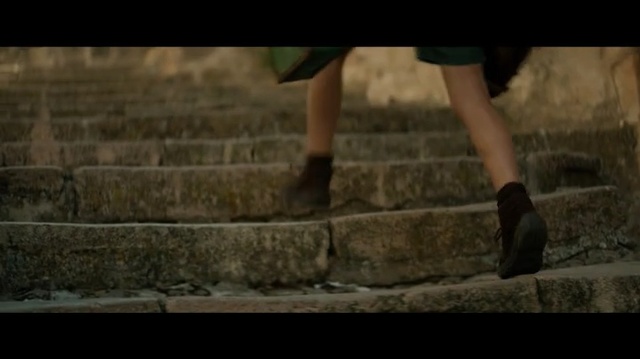 Video Reference: Human leg, Leg, Footwear, Wall, Shoe, Floor, Human body, Photography, Soil, Flooring