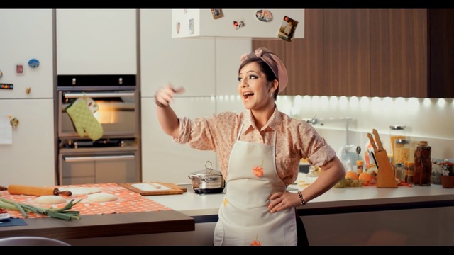 Video Reference: cook, cuisine, food, cooking, service, chef, dish, taste, Person