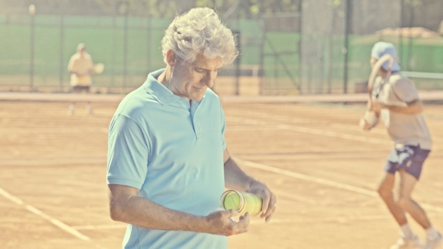 Video Reference: sports, player, ball game, competition event, play, leisure, sport venue, fun, joint, competition, Person