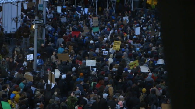 Video Reference: crowd, people, audience, structure, city, event, public event, recreation, night, competition event