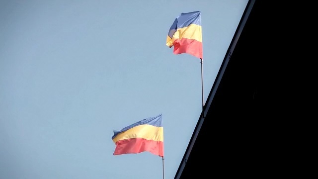 Video Reference: sky, flag, kite sports, windsports, kite, wind