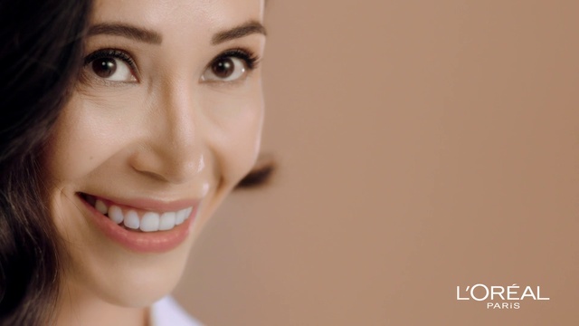 Video Reference: Face, Eyebrow, Skin, Nose, Lip, Chin, Facial expression, Cheek, Smile, Beauty