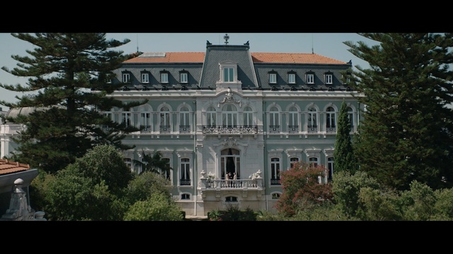 Video Reference: Estate, Mansion, Building, Property, House, Landmark, Architecture, Home, Manor house, Real estate