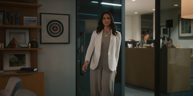 Video Reference: Standing, Room, Shoulder, Suit, Formal wear, Door, Blazer