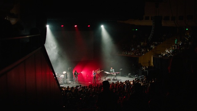Video Reference: Performance, Entertainment, Stage, Concert, Performing arts, Crowd, Light, Rock concert, Event, Public event