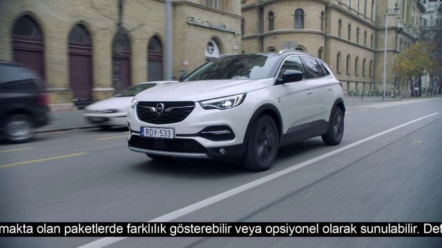 Video Reference: Land vehicle, Car, Vehicle, Automotive design, Motor vehicle, Mid-size car, Mode of transport, Sport utility vehicle, Crossover suv, Compact sport utility vehicle