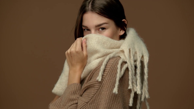Video Reference: White, Wool, Skin, Beauty, Fur, Stole, Shawl, Scarf, Eye, Lip