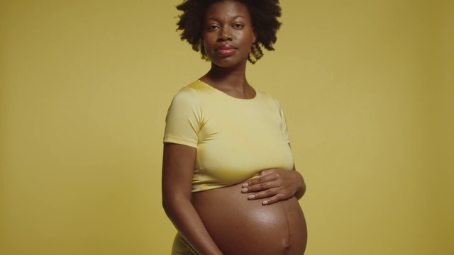 Video Reference: Hair, Yellow, Shoulder, Stomach, Abdomen, Skin, Hairstyle, Beauty, Joint, Brown