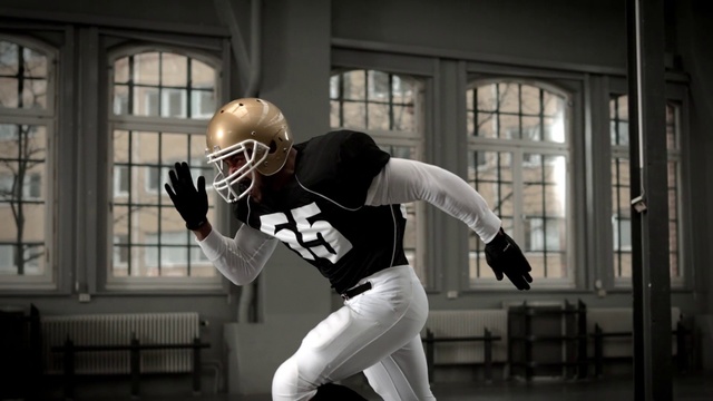 Video Reference: Player, Sports gear, Football gear, Personal protective equipment, Football equipment, Gridiron football, American football, Helmet, Sports equipment, Football player