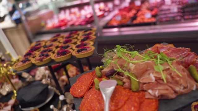 Video Reference: Dish, Food, Cuisine, Ingredient, Red meat, Meat, Delicacy, Yakiniku, Brunch, Cold cut