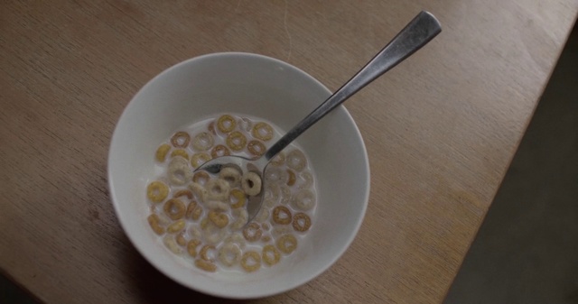 Video Reference: Food, Breakfast cereal, Dish, Cuisine, Cereal, Ingredient, Cutlery, Tableware, Porridge, Vegetarian food