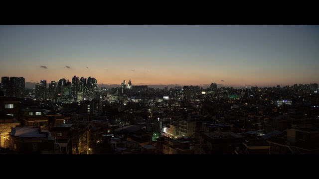 Video Reference: Cityscape, Sky, Metropolitan area, City, Urban area, Skyline, Night, Metropolis, Human settlement, Horizon
