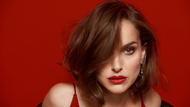 Video Reference: Hair, Face, Lip, Red, Hairstyle, Chin, Beauty, Eyebrow, Blond, Brown hair, Person