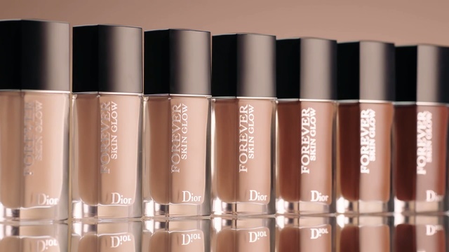 Video Reference: Cosmetics, Product, Brown, Beauty, Liquid, Peach, Skin, Water, Beige, Gloss, Person