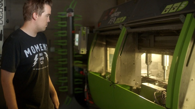 Video Reference: green, vehicle, technology, car, glass