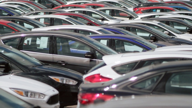 Video Reference: motor vehicle, car, vehicle, mode of transport, mid size car, luxury vehicle, automotive design, family car, parking, executive car