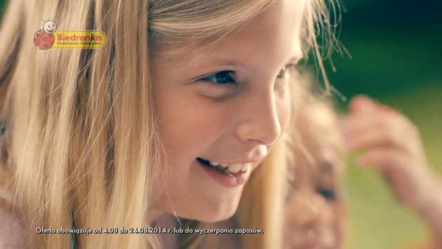 Video Reference: Hair, Face, Facial expression, Blond, Nose, Chin, Hairstyle, Skin, Beauty, Eyebrow, Person